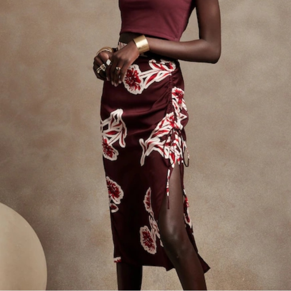 Banana Republic Factory ruched slip skirt in dark cherry